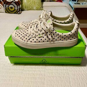 Cariuma OCA Low White Canvas Black Polka Dots Sneaker